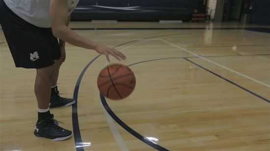 Teknik Dribbling Bola Basket Untuk Pemula