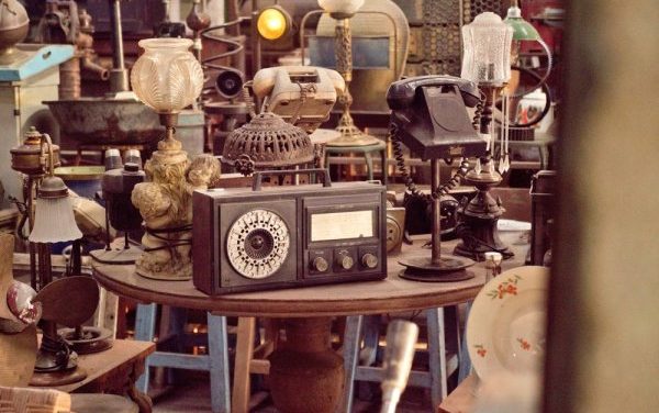 Koleksi Unik: Cara Menata Barang Antik Dan Souvenir Di Rumah