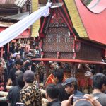 Ragam Kebiasaan Unik Masyarakat Di Berbagai Daerah Indonesia